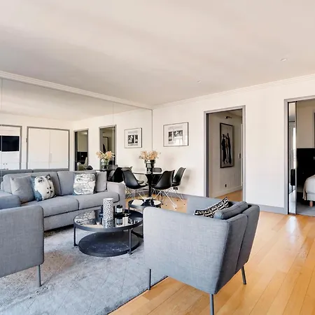 Apartment Pick A Flat's In Montaigne - Avenue Montaigne Paris