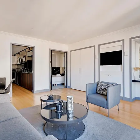 Pick A Flat's In Montaigne - Avenue Montaigne * Paris